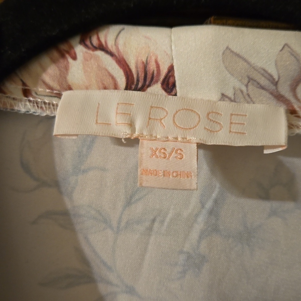 Le Rose Floral Patterned Short Robe Size XS/S - Picture 5 of 7